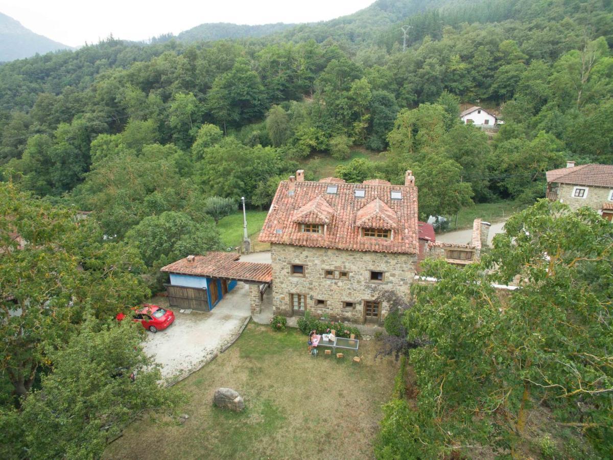 La Yosa De Arguebanes Villa Bagian luar foto